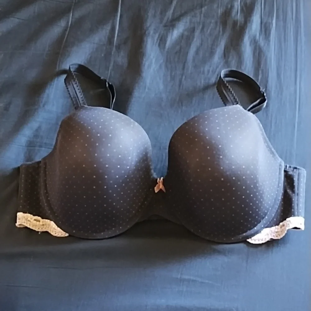 Triumph Shape Beauty Full Aura Cup Bra With Underwire Size 38D With Lace